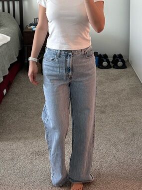 LEVIS high waisted straight jeans light wash